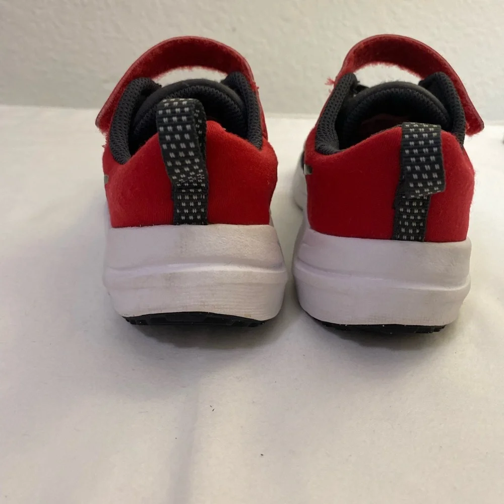 NIKE  Downshifter 12 Black and Red Little Kid’s Shoes Brand Logo Size 11C